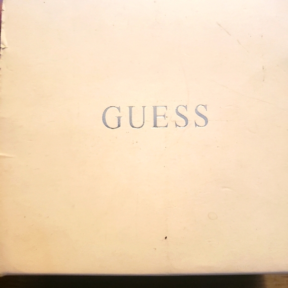 GUESS Watch. - Picture 6 of 8